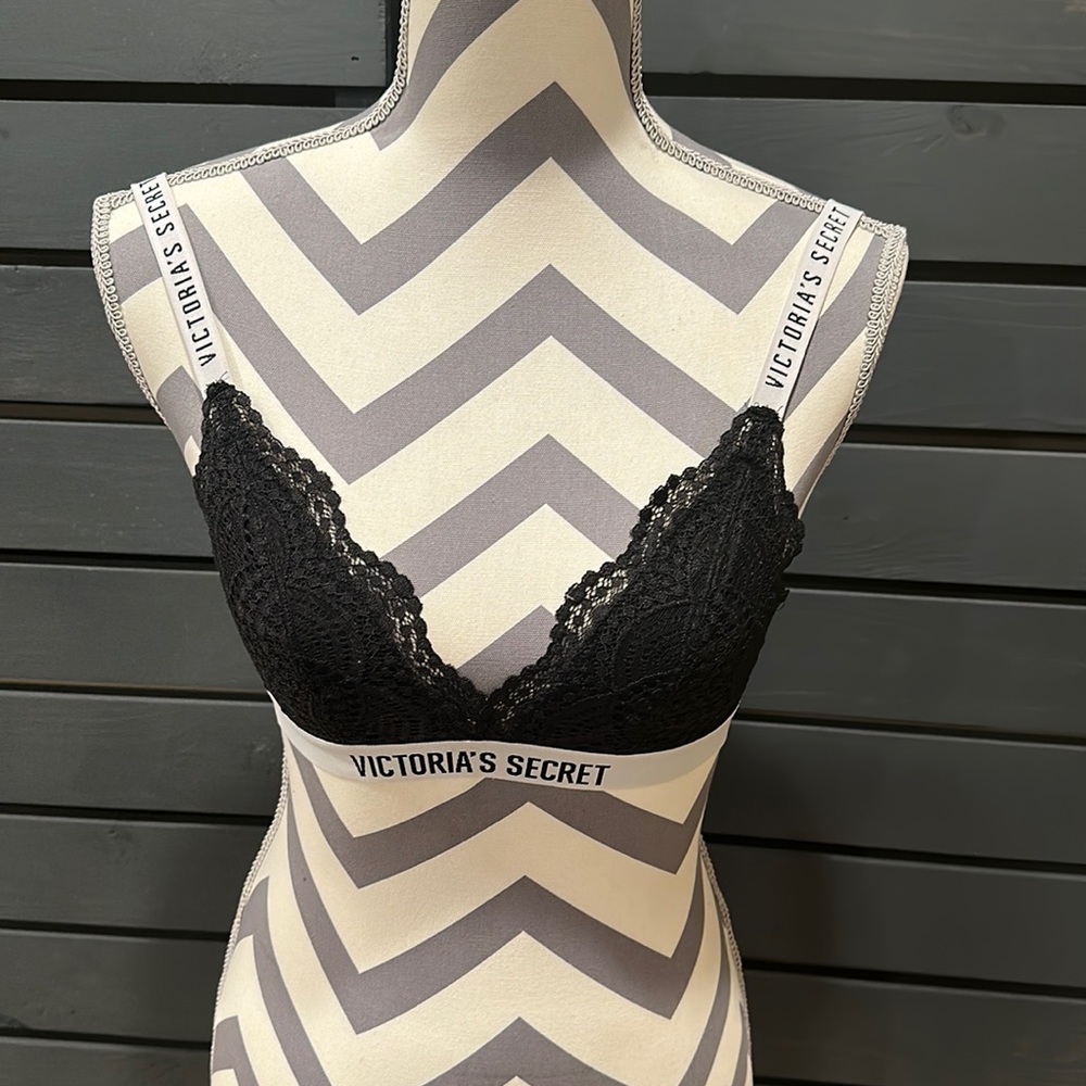 Victoria’s Secret black bralette size small